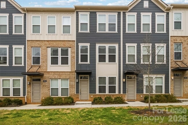 Photo - 3011 Citizens Ln