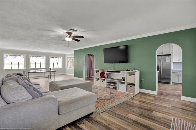 Photo - 108 Robin Ave