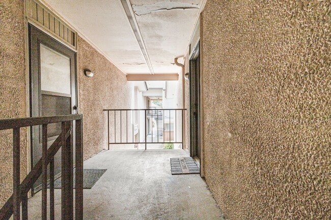 12806 Midway Rd