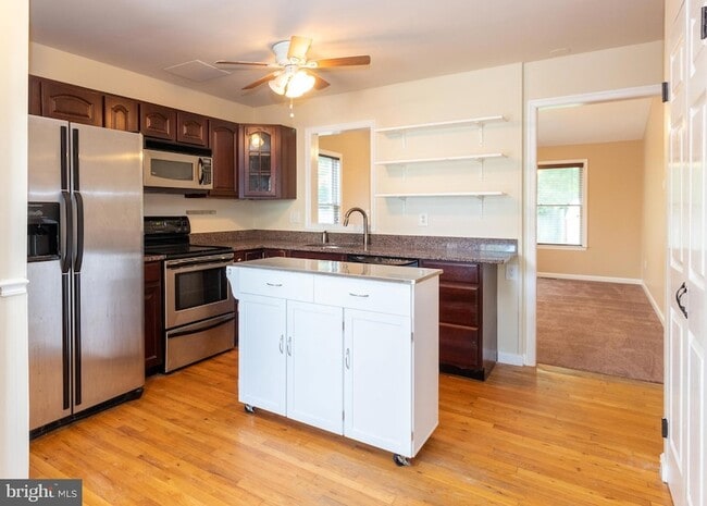 1036 Hyde Park Dr