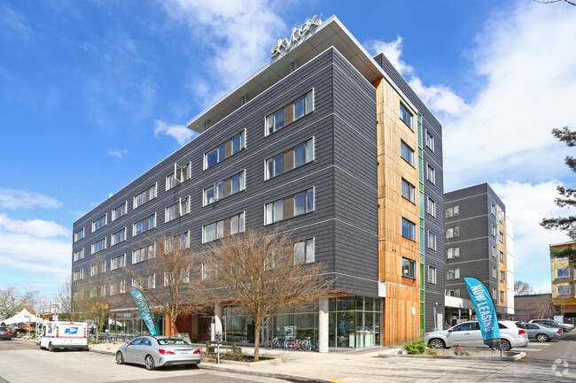 Building Photo - Yugo Eugene Skybox Rental