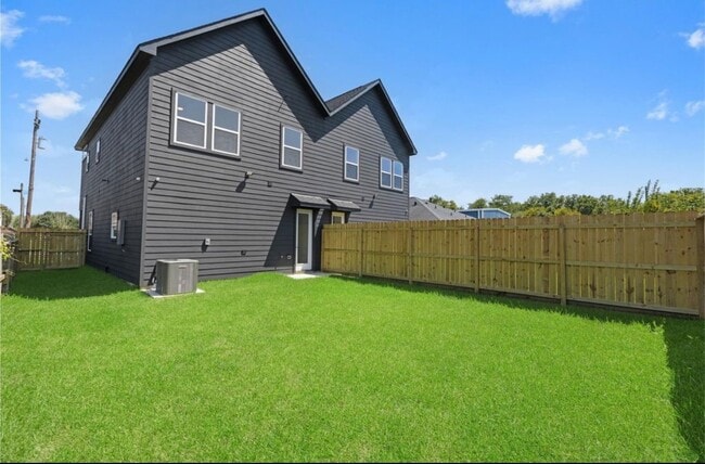 Photo - 8414 Cannon St