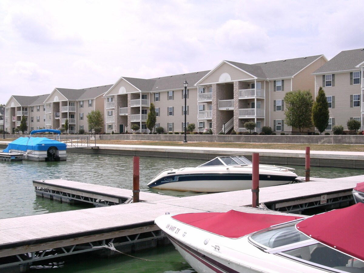 Boat Docks - Westlake Village Apartments