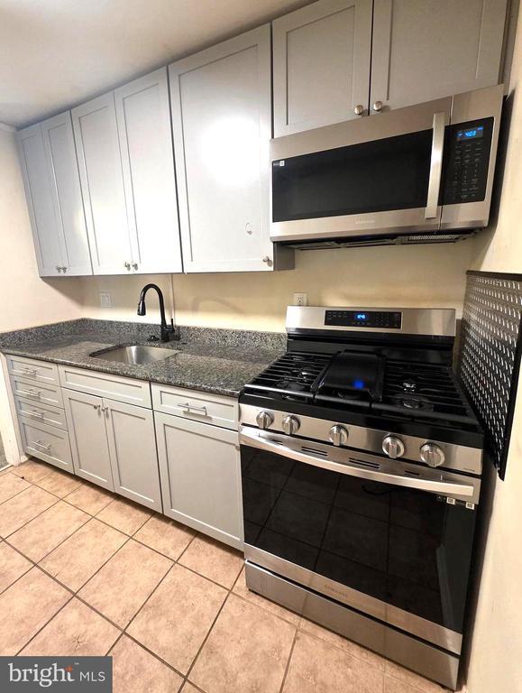 7320 Donnell Pl Unit B