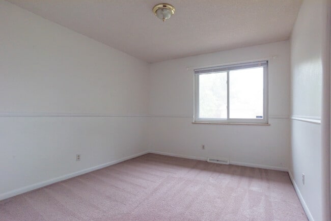 Photo - $0 DEPOSIT OPTION! WALNUT HILLS DIVISION, NEW APPLIANCES, GARAGE, FIREPLACE, STORAGE!