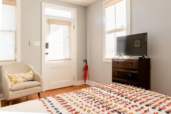 Photo - 716 Valence St