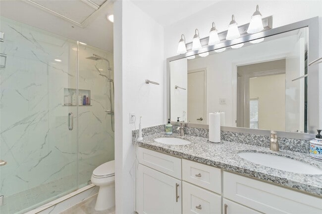 Photo - 710 Bering Dr Unidad H