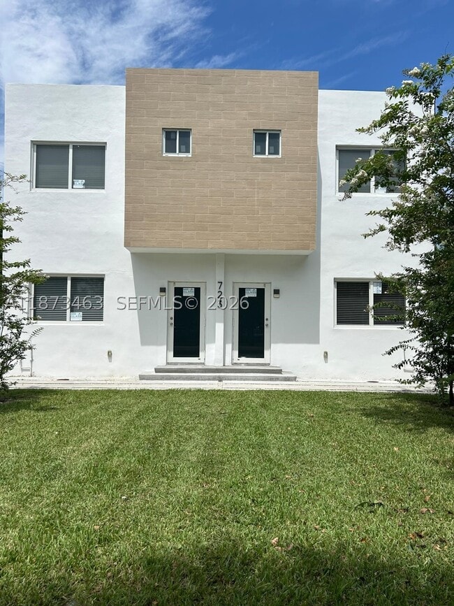 Building Photo - 723 NW 19th St Unit A