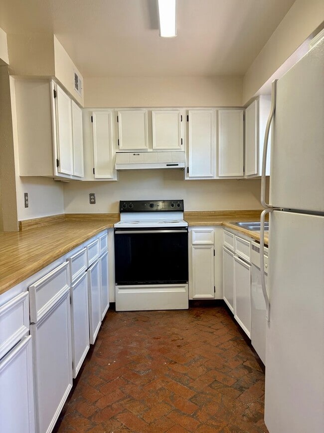 Photo - 604 Arno St NE Unit 1