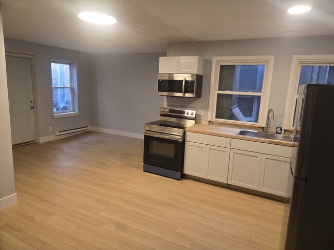 Photo - 423 State St