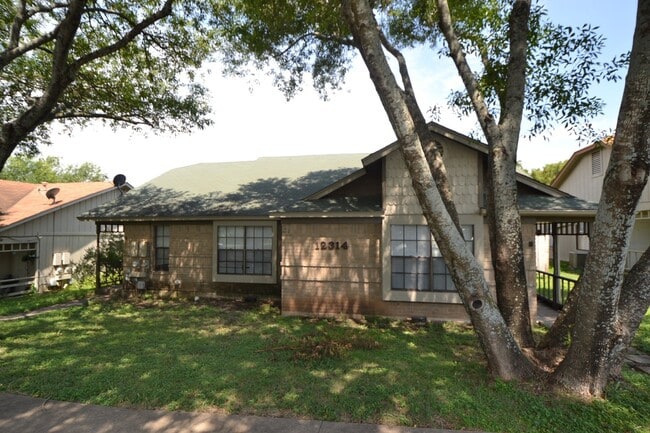 Building Photo - Alderbrook Unit B