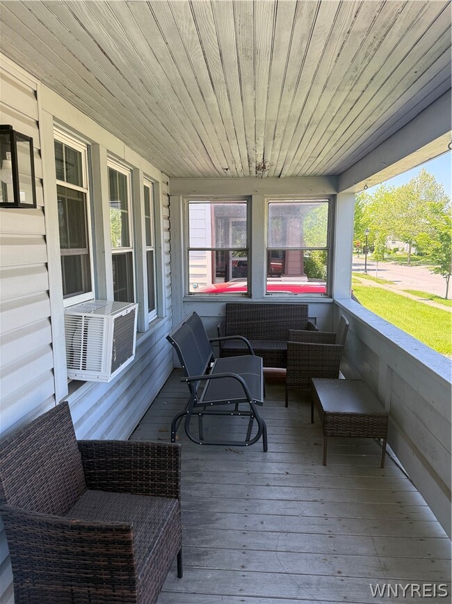 Photo - 298 W Hazeltine Ave