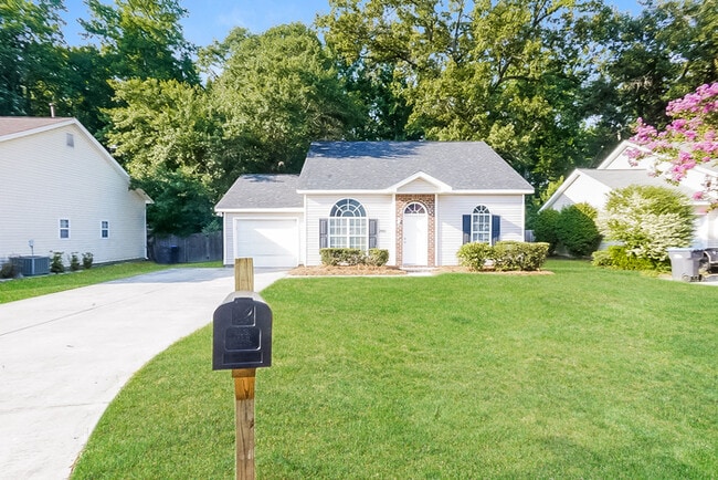 Building Photo - Charming 3 Bedroom Home in Augusta