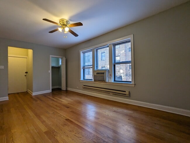 Building Photo - 3732 N Pine Grove Ave