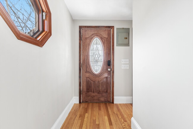 Photo - 1 Oak Grove Ct