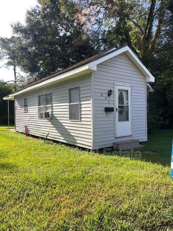 Photo - 801 S East St
