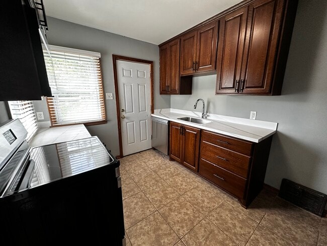 Photo - 3858 Wooddale Ave S