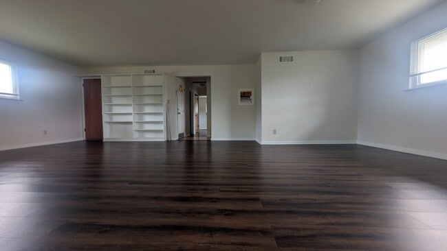 Living Room - 701 Edgecliff St Unit 2.0