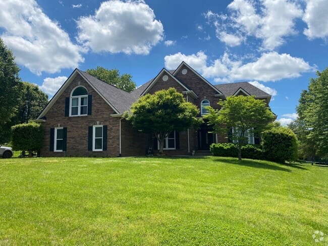 Building Photo - Beautiful Executive Style Home in the Stun...