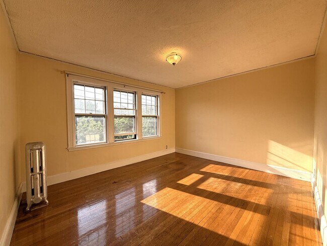 Photo - 160 Norfolk St Apartments Unit 3