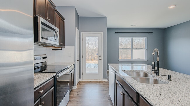 Photo - 1253 Adrian Ct