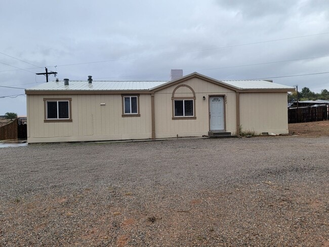 Building Photo - For Rent – 3 Bedroom, 2 Bath Home Near Old...