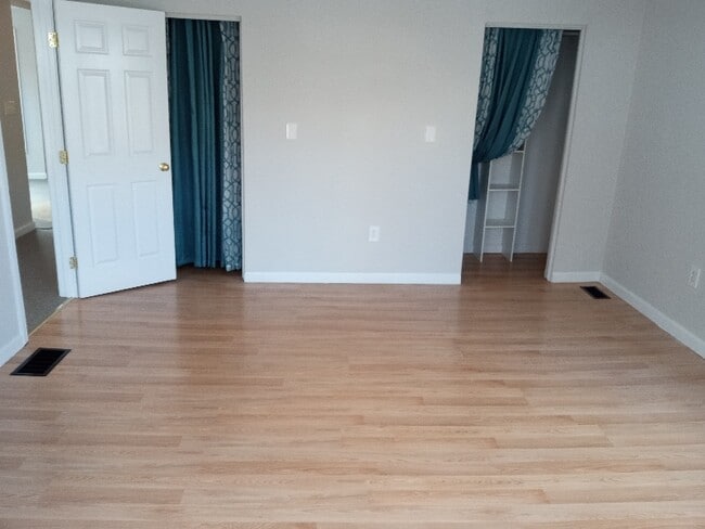 Photo - 249 E Merrimack St Unit 2nd Fl