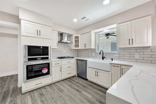 Photo - 7707 12 Fairway Ln