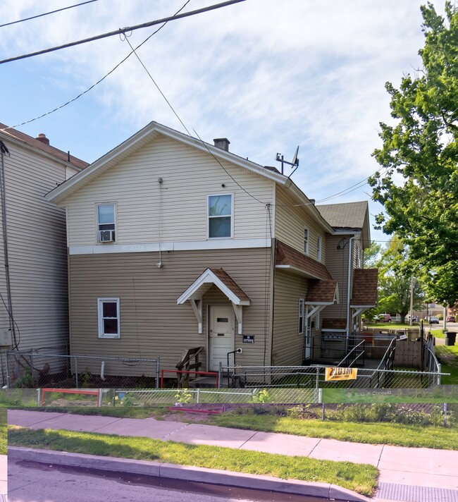 340 W 18th St