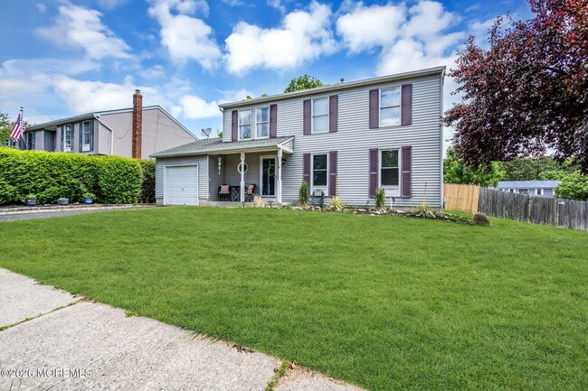 22 Compass Ln