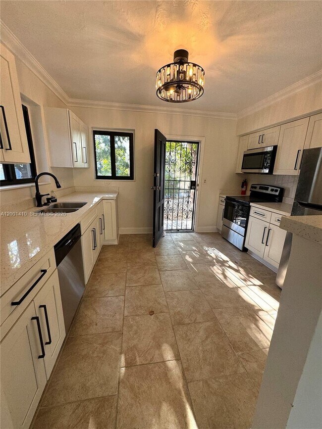 Photo - 5530 NW Miami Ct