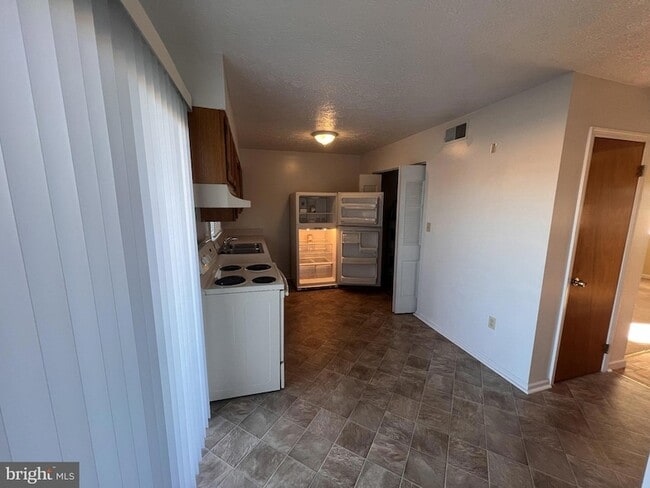 2352 Roosevelt Blvd