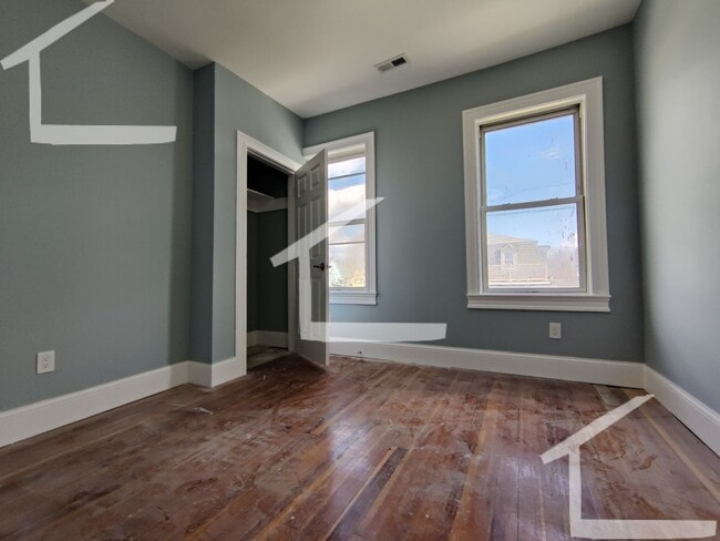 Photo - Huge 4 bed in Somerville