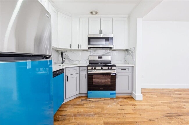 Photo - 218-36 133rd Rd