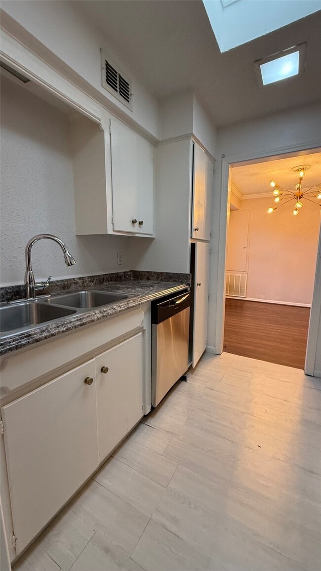 Photo - 2744 Briarhurst Dr Unit 2