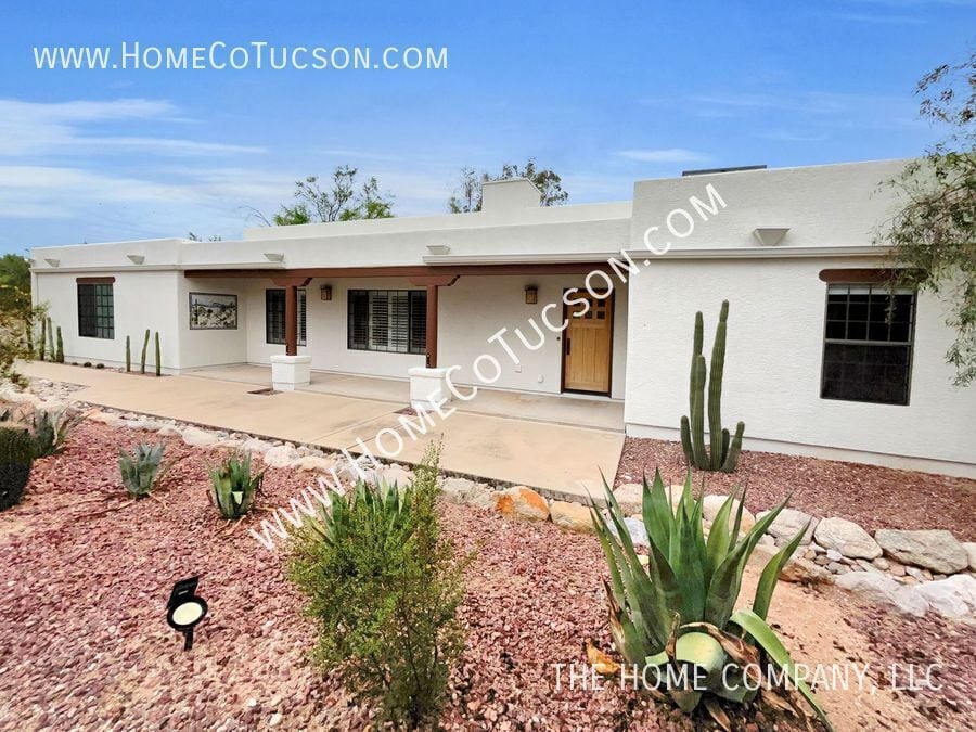 Photo - 1005 W Los Altos Rd-