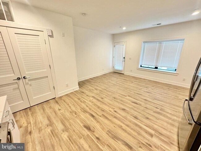 Photo - 2217 40th Pl NW Unit 01