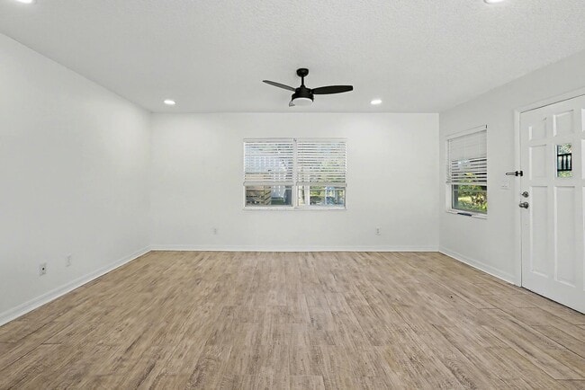 Photo - 235 Boulevard Des Pins