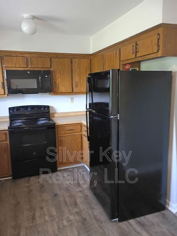 Photo - 823 Englewood Rd Unit 10