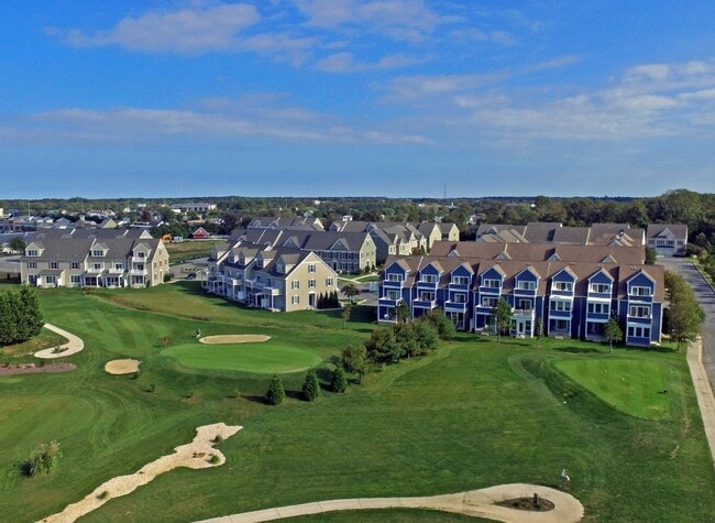 Heritage Village - 18865 Bethpage Dr Unit 3 MASTER BDRM LAYOUT