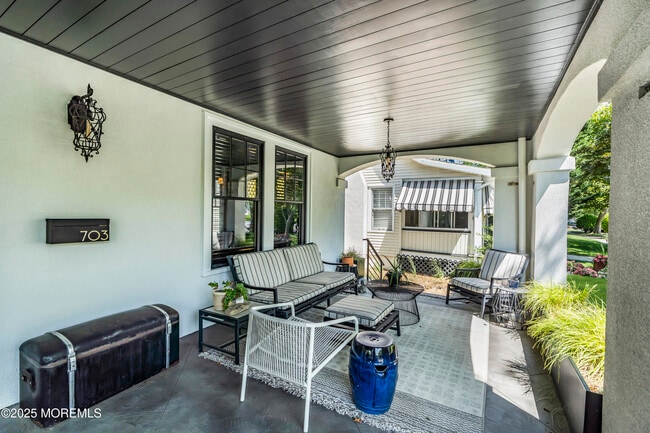 Photo - 703 7th Ave