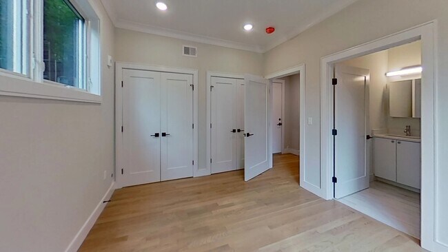 Photo - 104 Warren St Unit #1