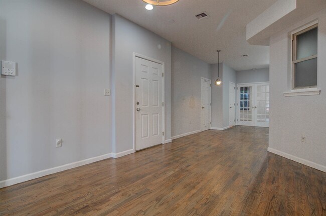 Photo - 285 Bergen Ave Unit 2