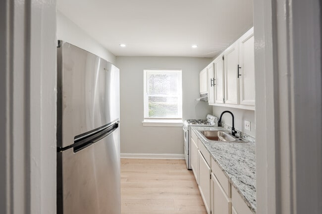 Photo - 5033 Hanna Pl SE Unit 1