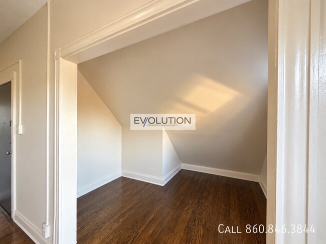 155-157-157 Seymour St Unit FL3