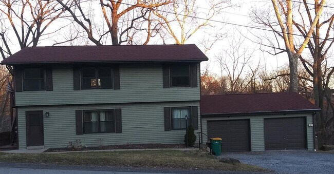 Building Photo - 550 Union Avenue Ext