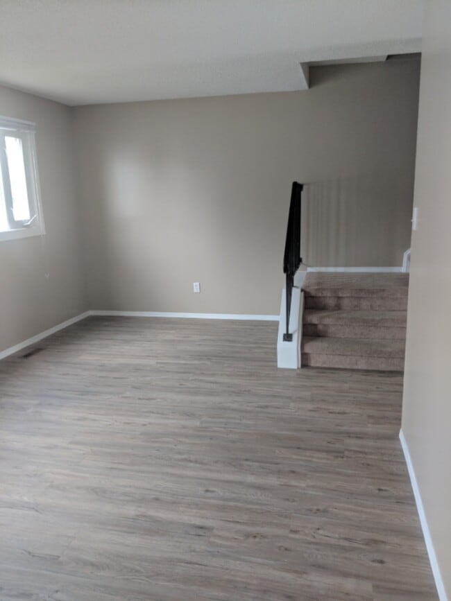 Building Photo - 3 Bed 1.5 Bath Unit 16443