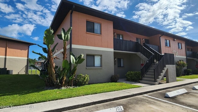 Building Photo - 1704 University Ln Unit 701