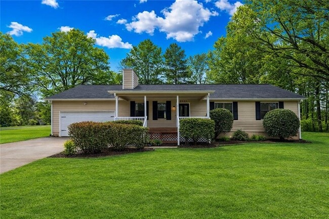 Building Photo - 2929 Pine Grove Dr