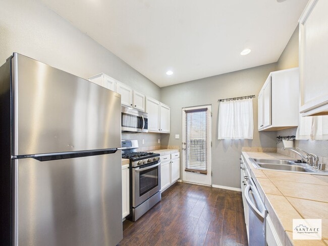 Photo - UNFURNISHED 3 Bedroom in Desirable Community